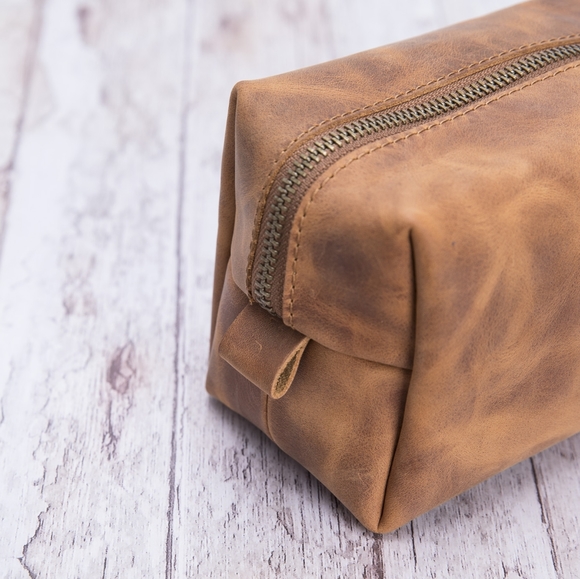 Med • Premium Leather Dopp Kit Makeup Bag Brown - Picture 6 of 8